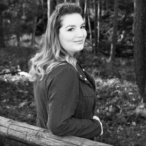 Meet your Posher, Ayva